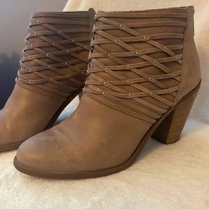 Jessica Simpson slater taupe bootie